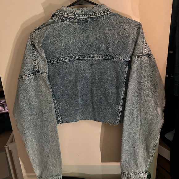 New 💕BDG Carissa Cropped denim jacket 💕 - Picture 2 of 5